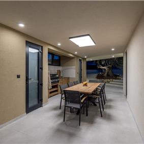 4 bedroom villa with heated pool and sea view in Vinišće, sleeps 8